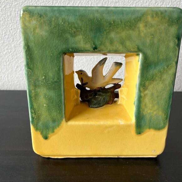 Vintage McCoy Square Bird Vase // MCM Shadow Box Design // 1950s Arcature Line - Picture 3 of 7